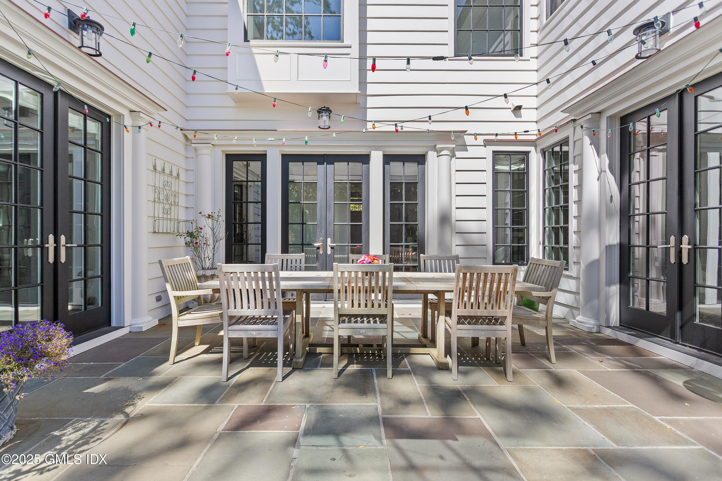 21 Binney Lane