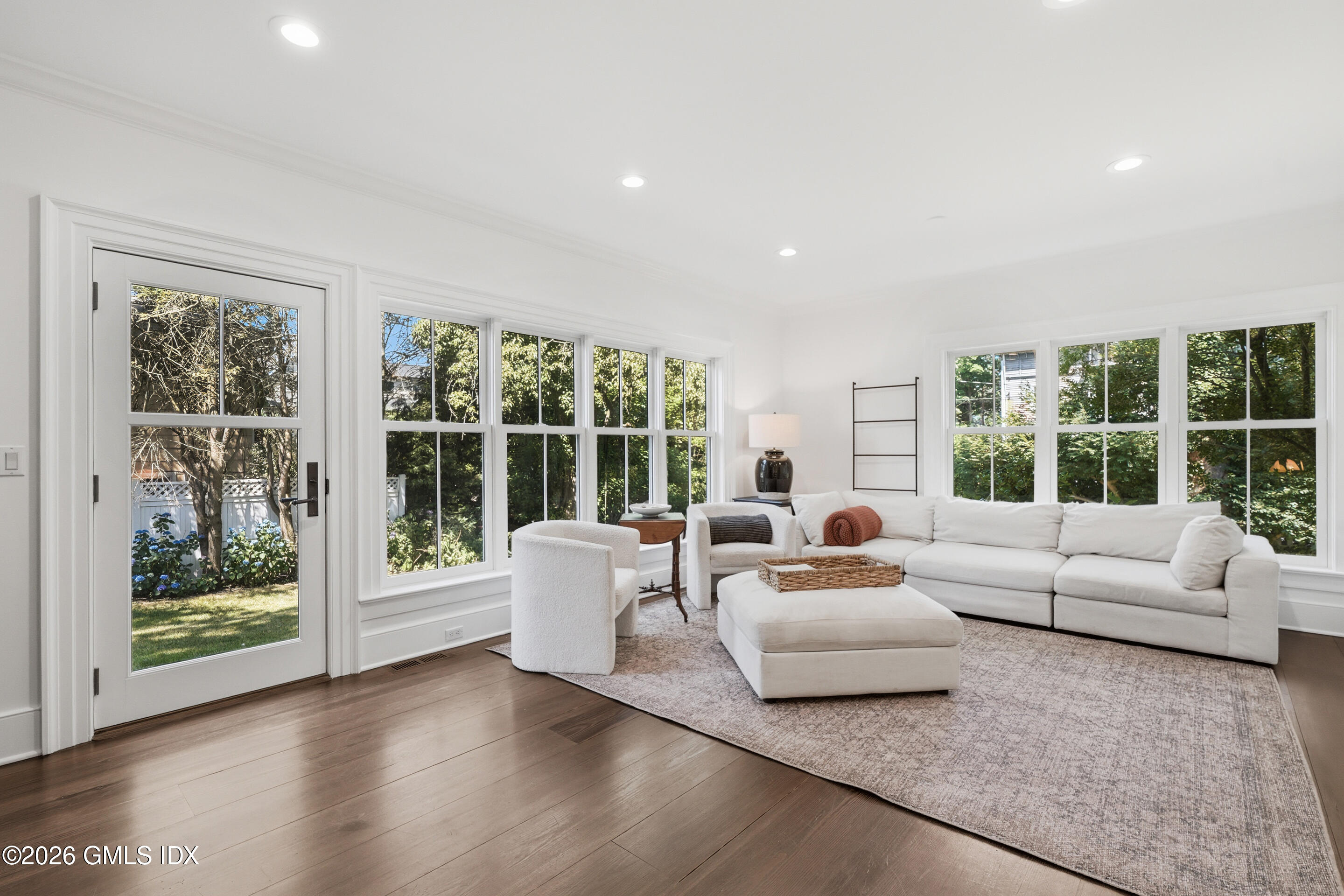 33 Mead Avenue