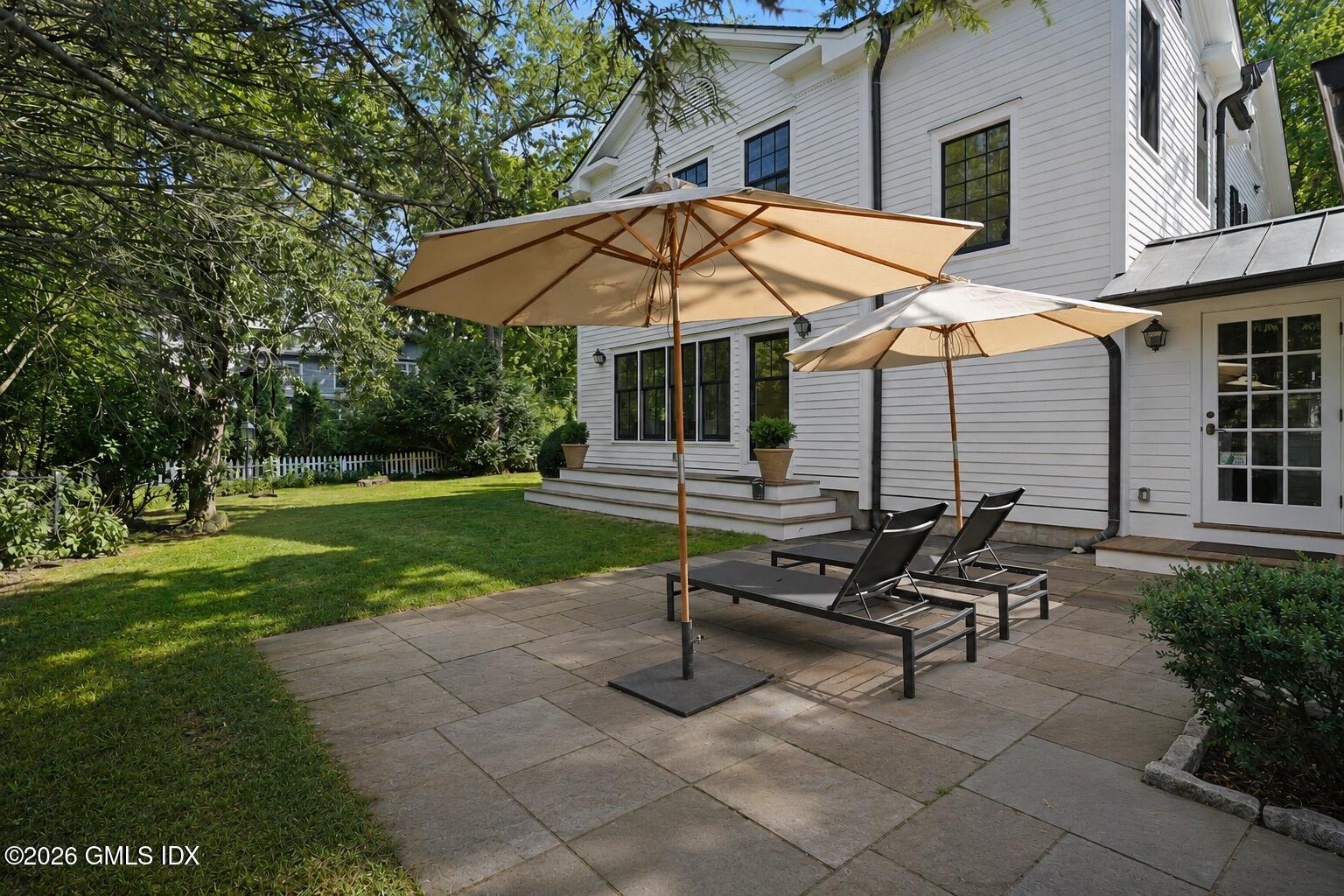 33 Mead Avenue