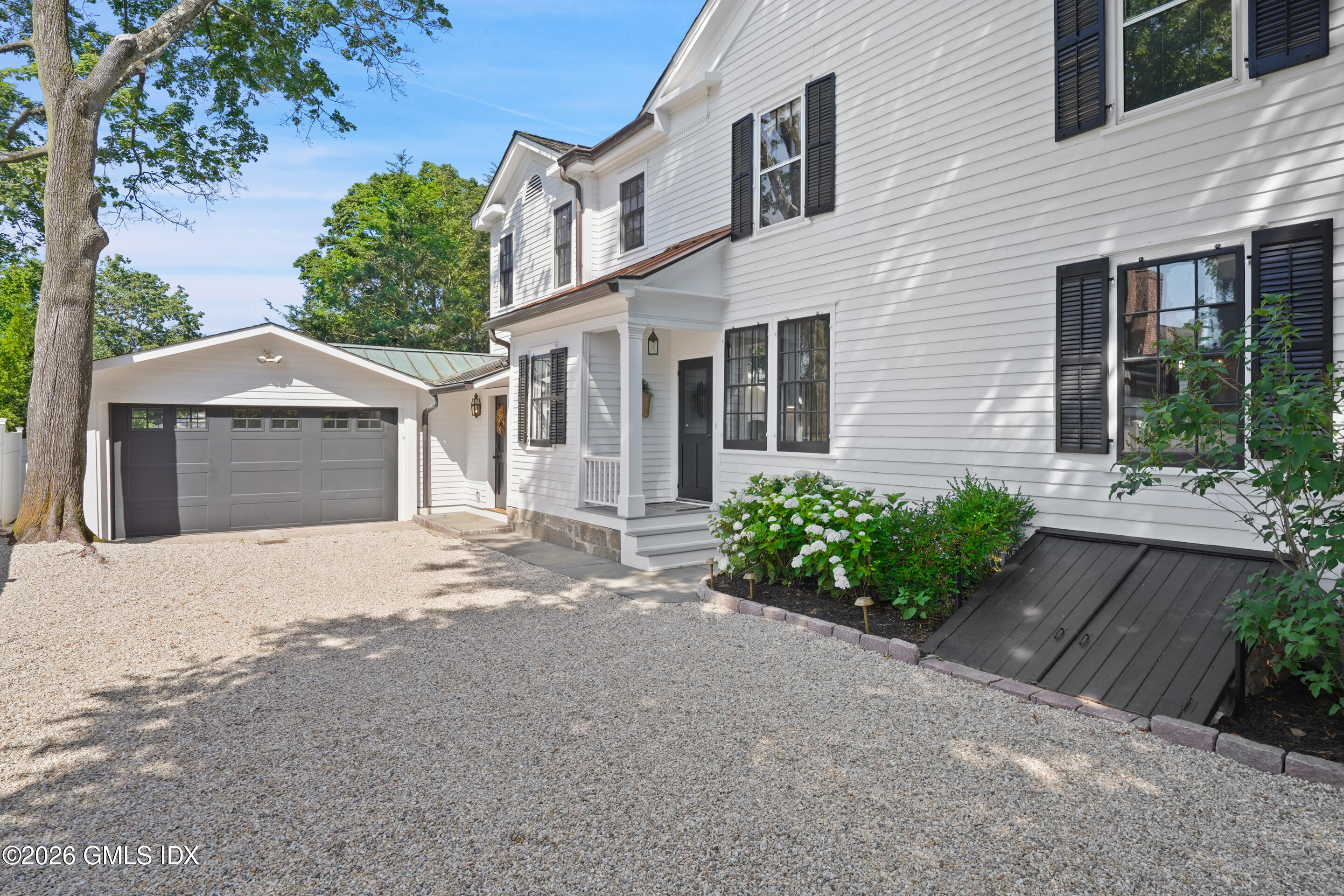 33 Mead Avenue