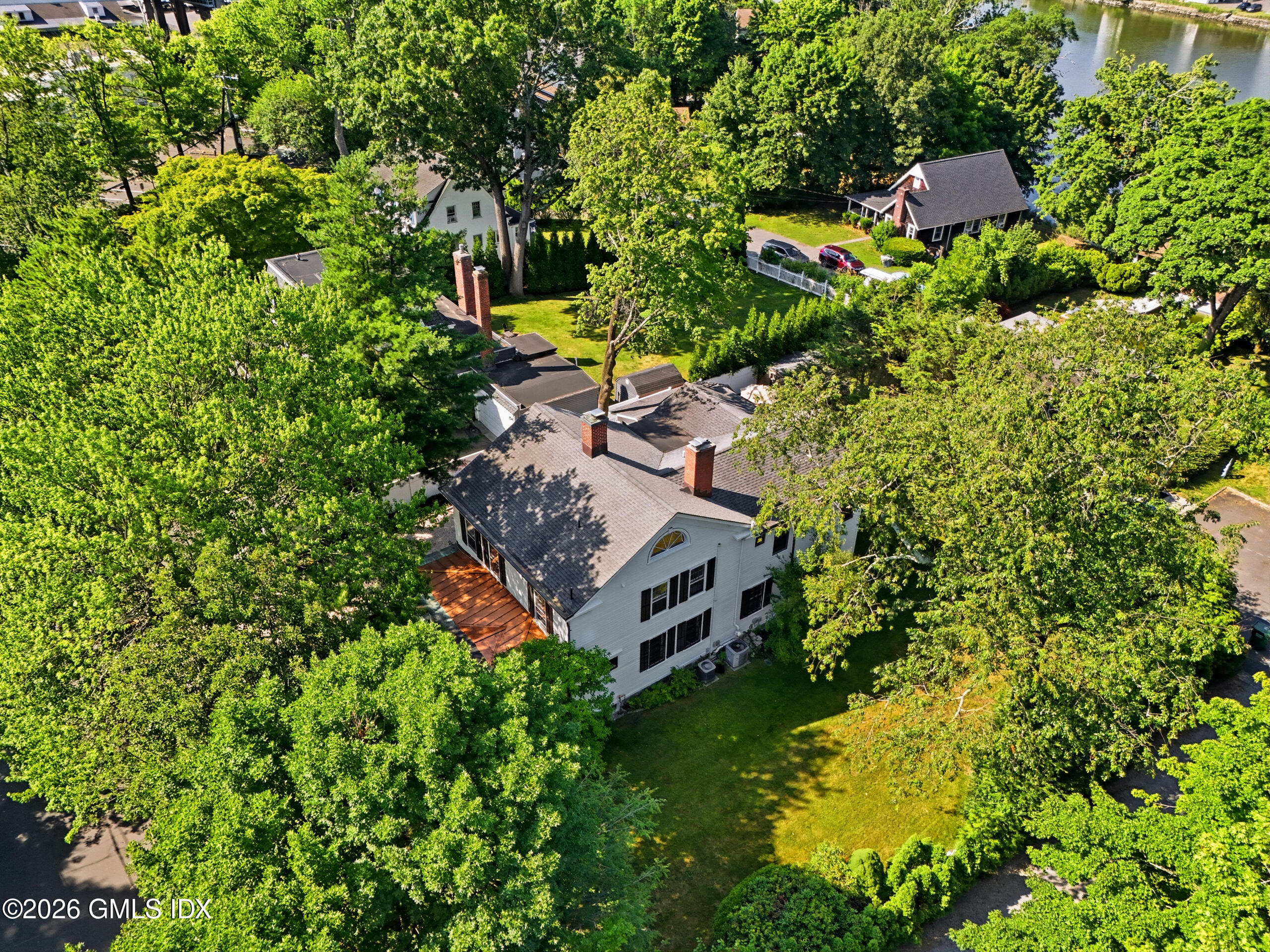 33 Mead Avenue