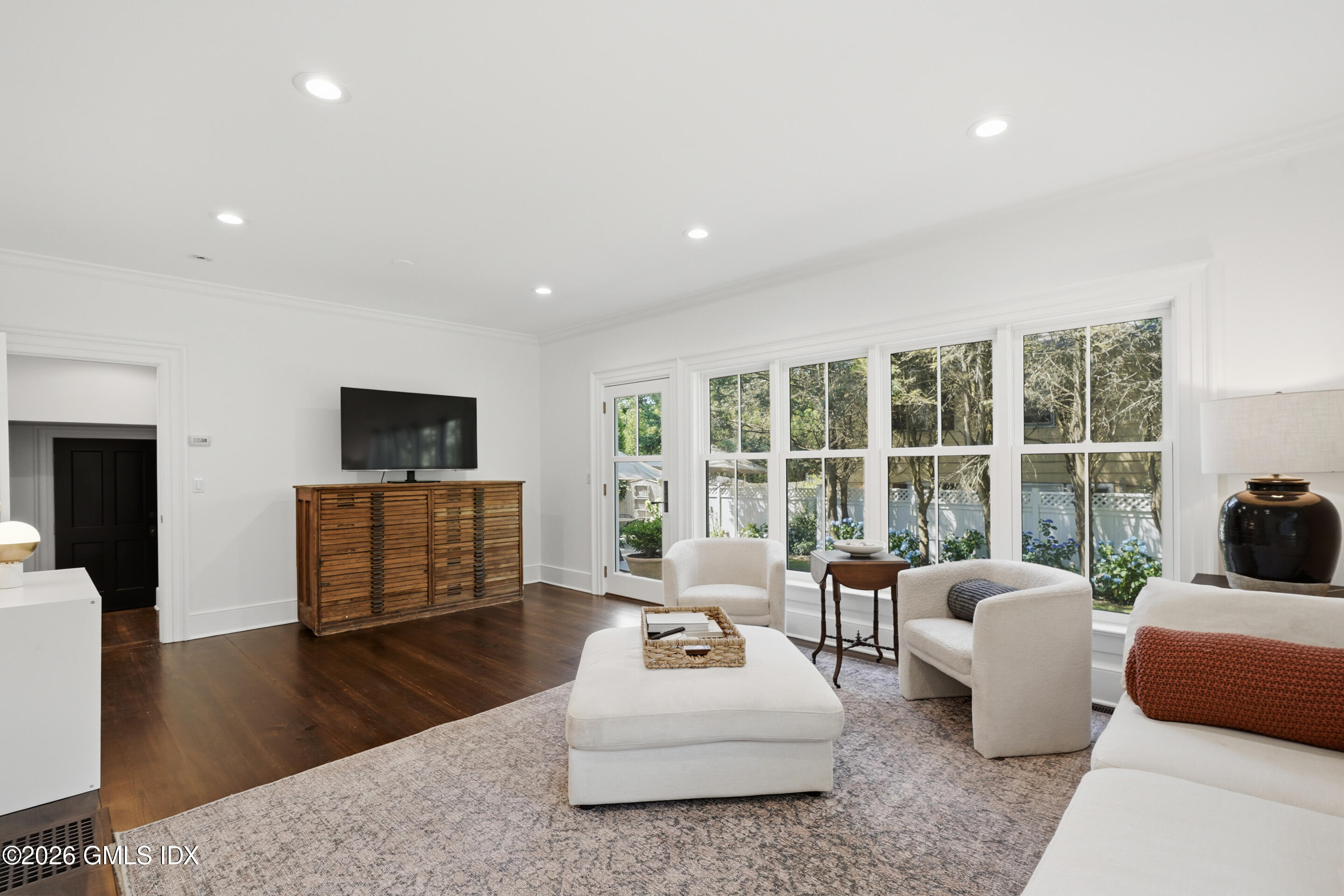 33 Mead Avenue
