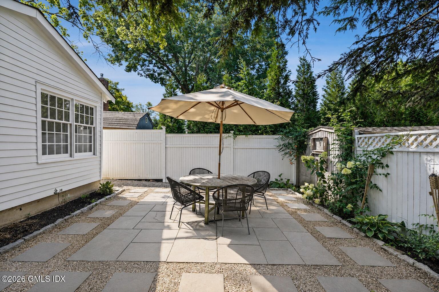 33 Mead Avenue