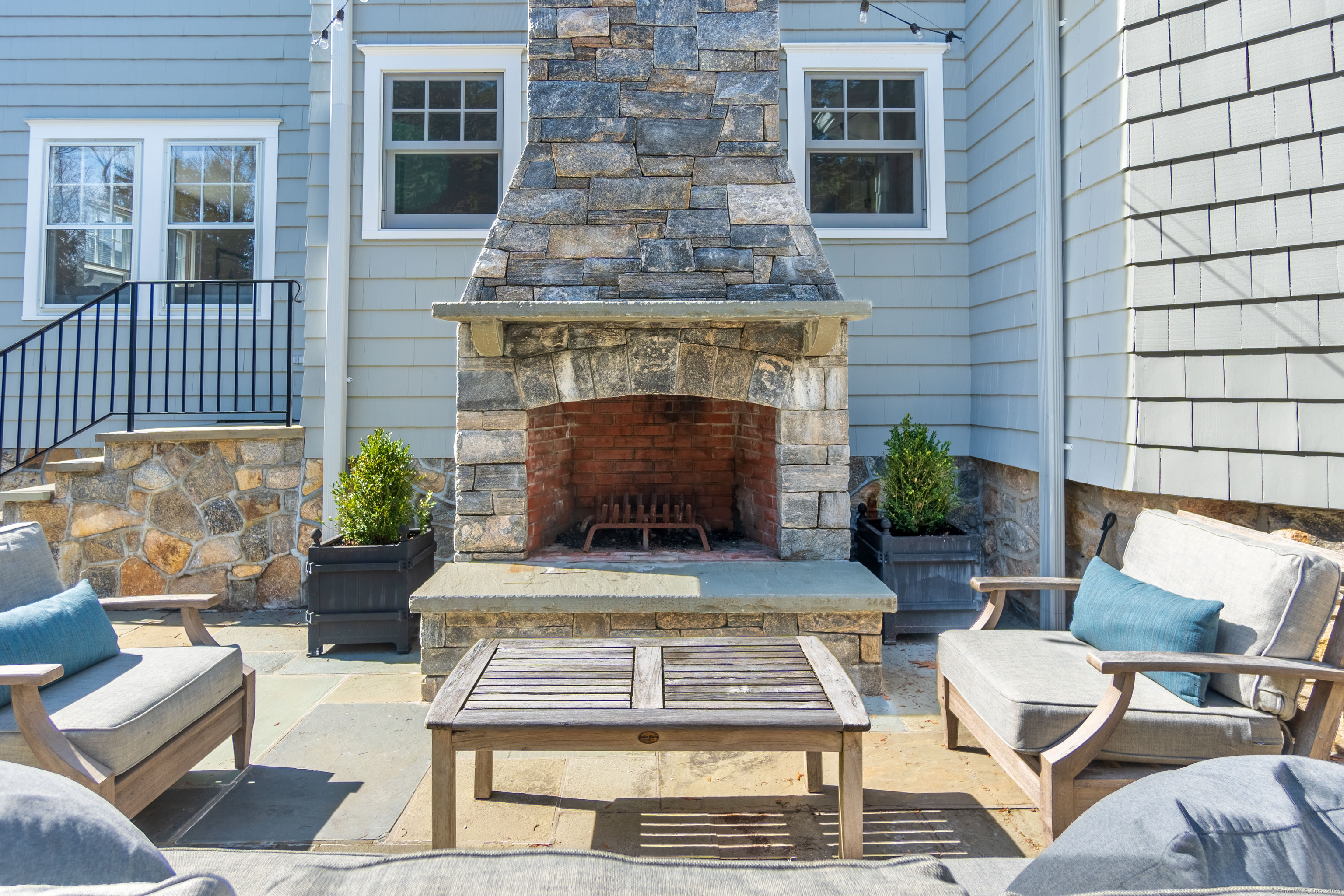20 Knoll Street