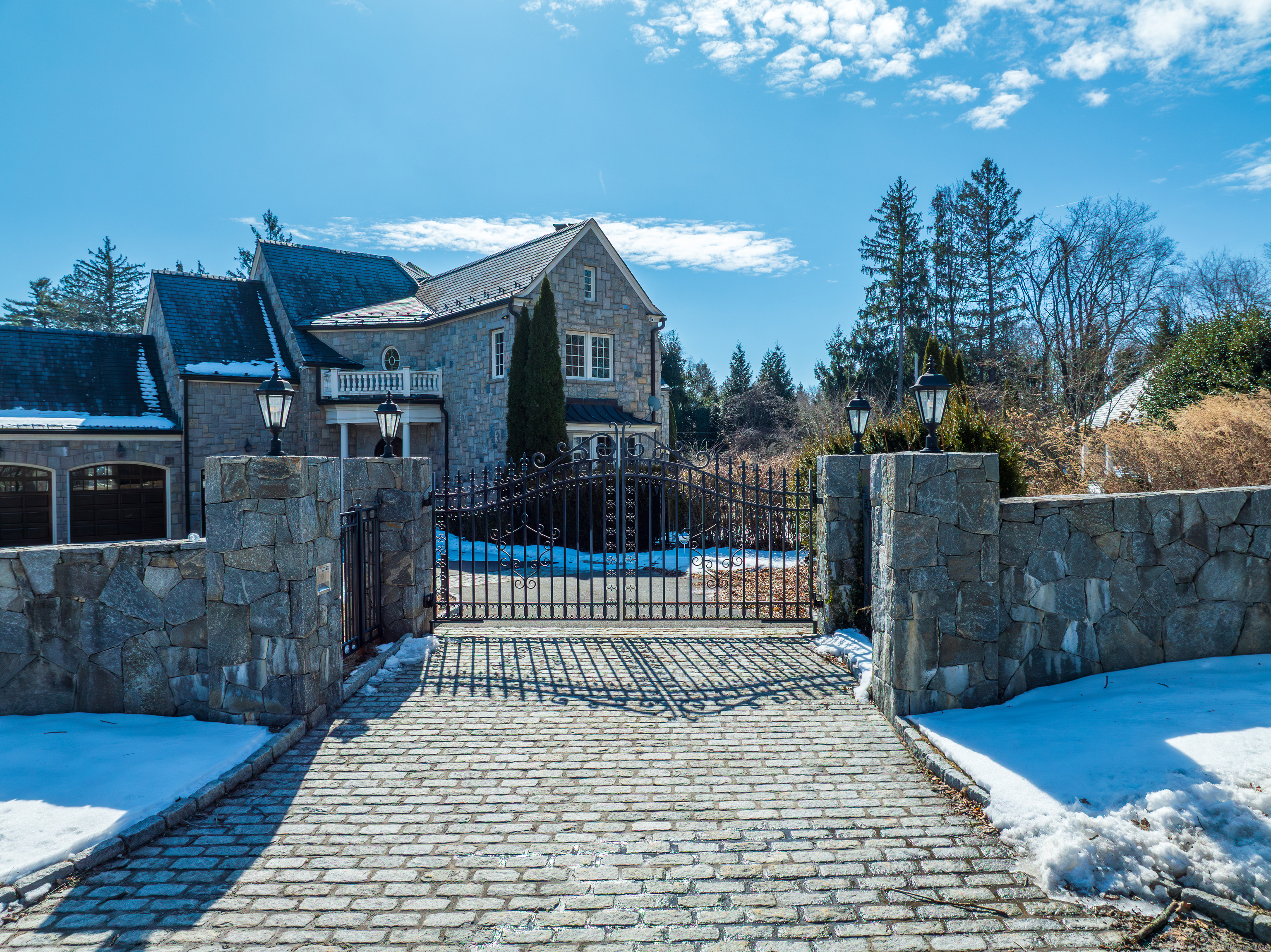 8 Lindsay Drive