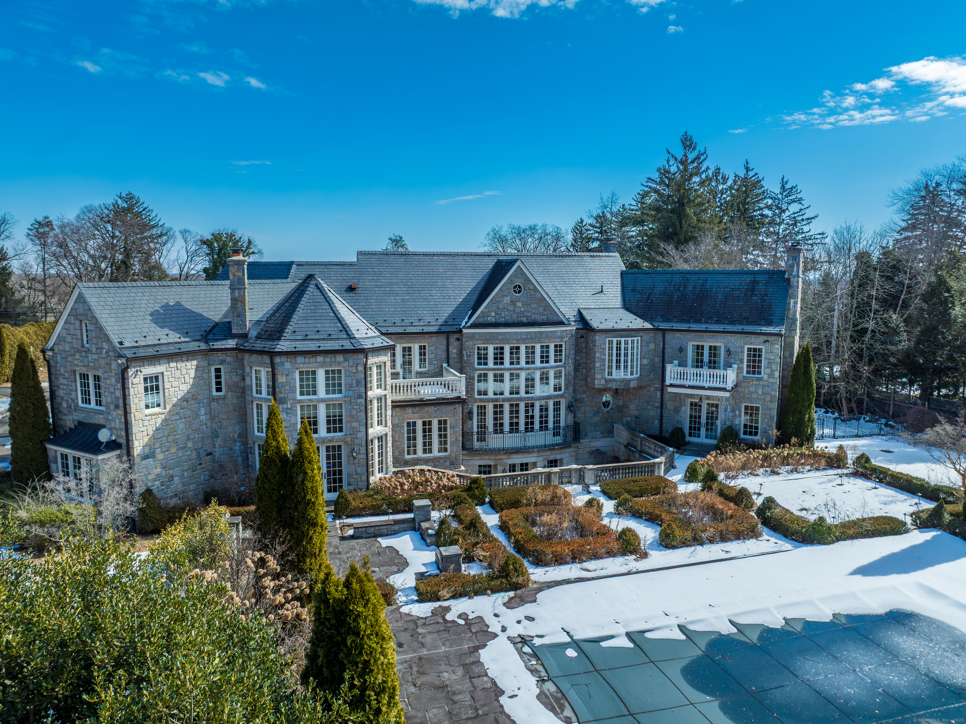 8 Lindsay Drive