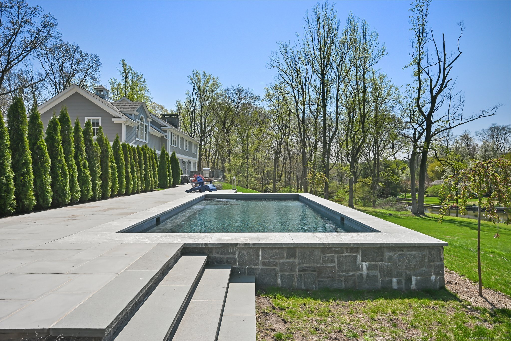 33 Cliffdale Road