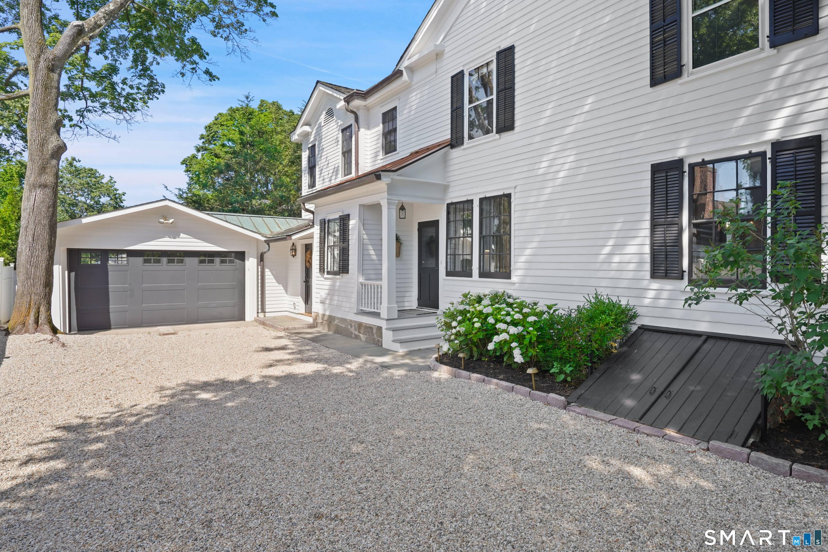33 Mead Avenue