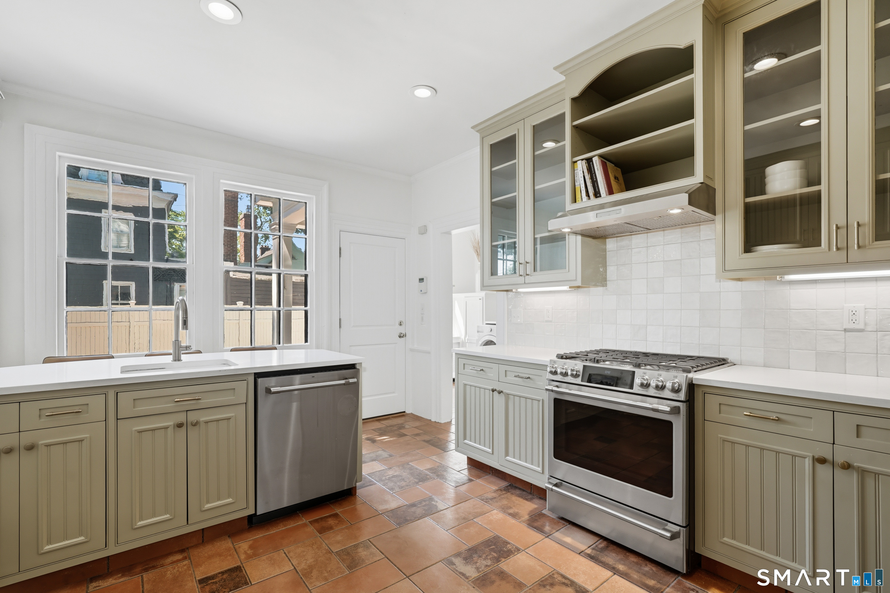 33 Mead Avenue