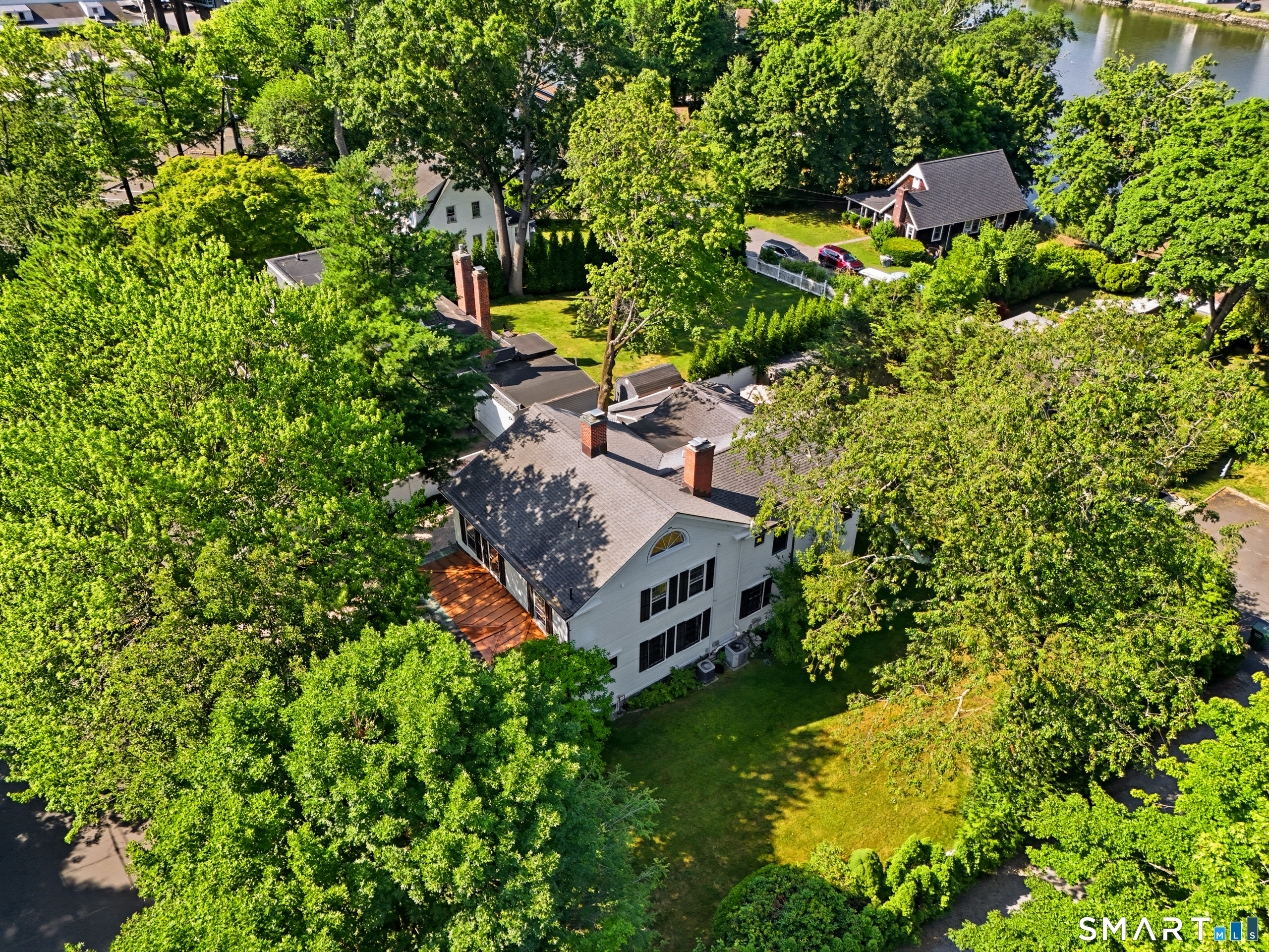 33 Mead Avenue