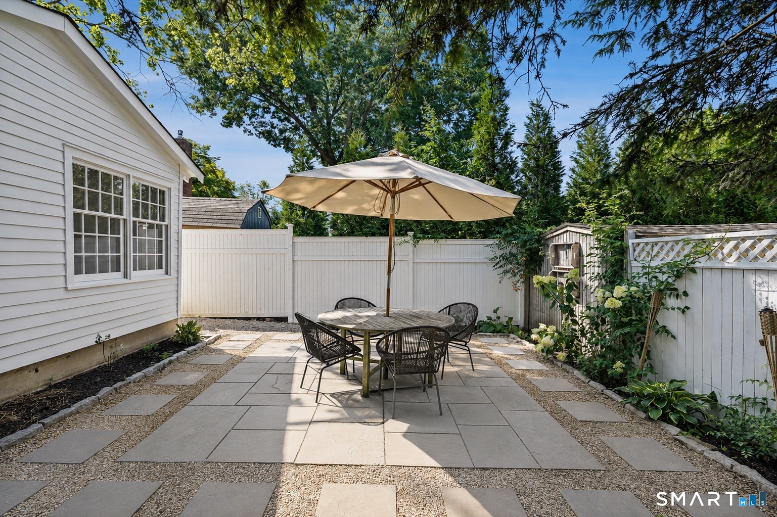 33 Mead Avenue