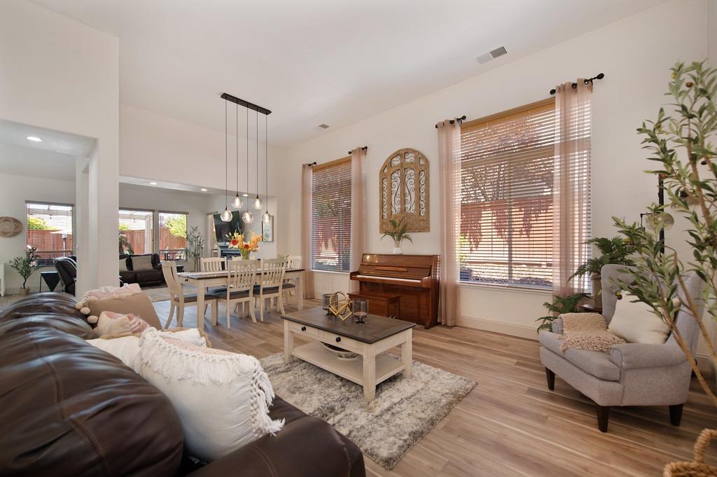 323 Sprig Circle