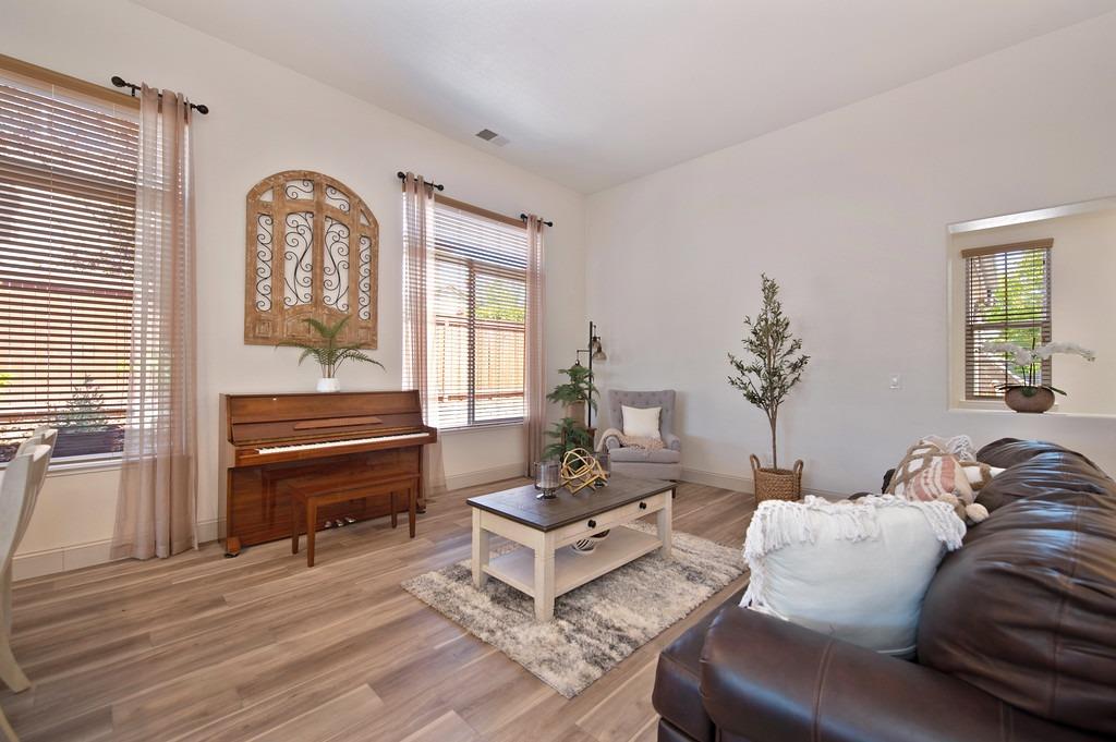323 Sprig Circle