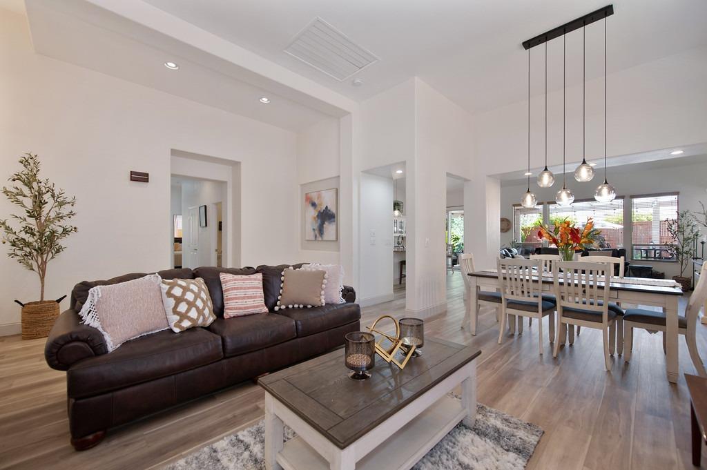 323 Sprig Circle