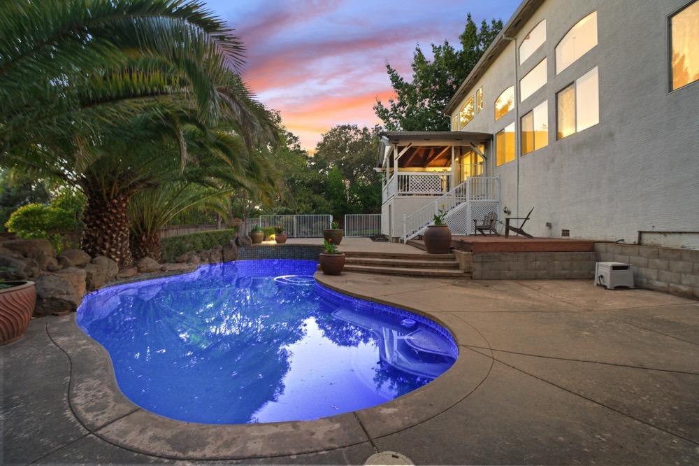 2000 Augustus Place
