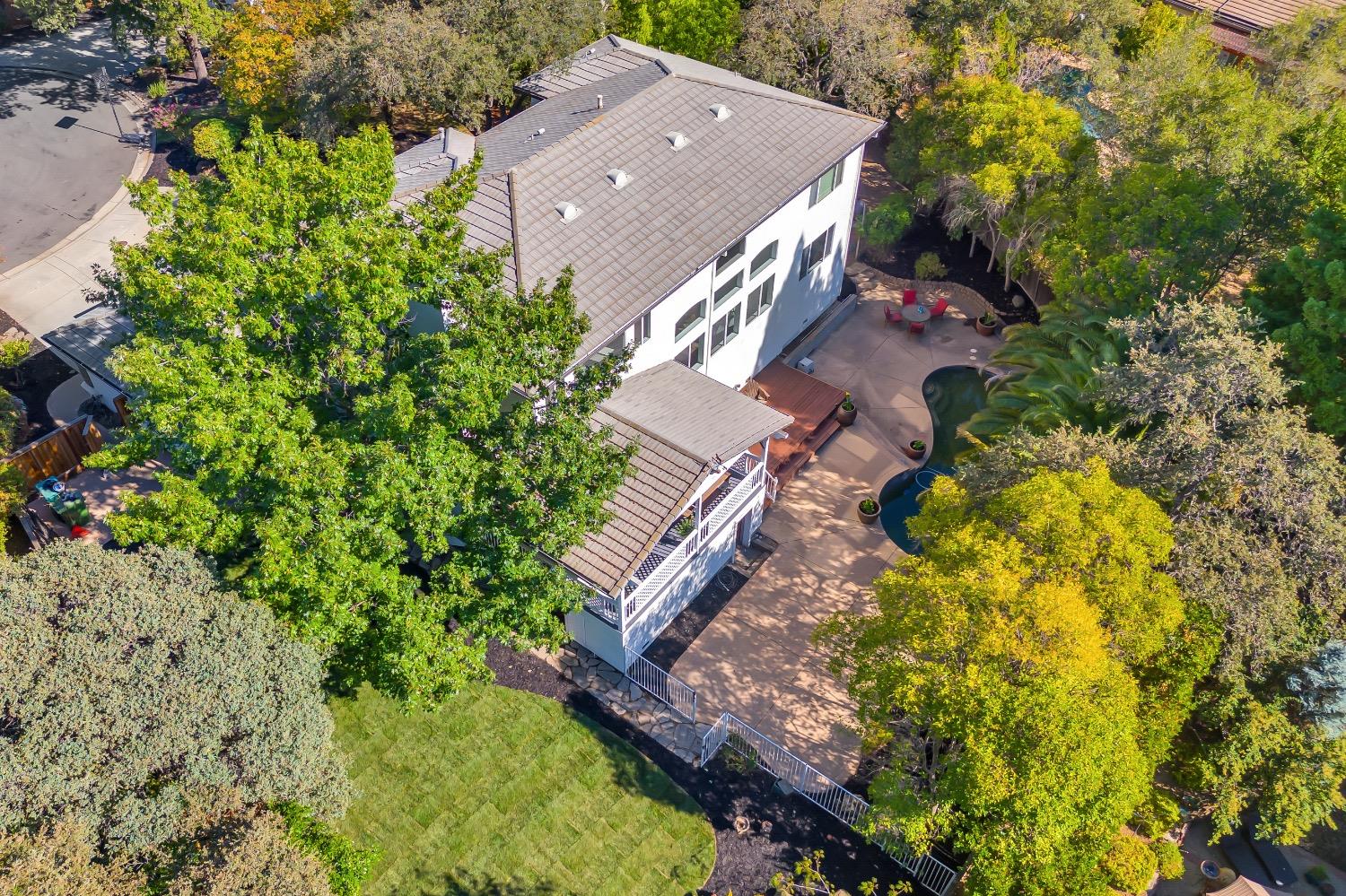 2000 Augustus Place