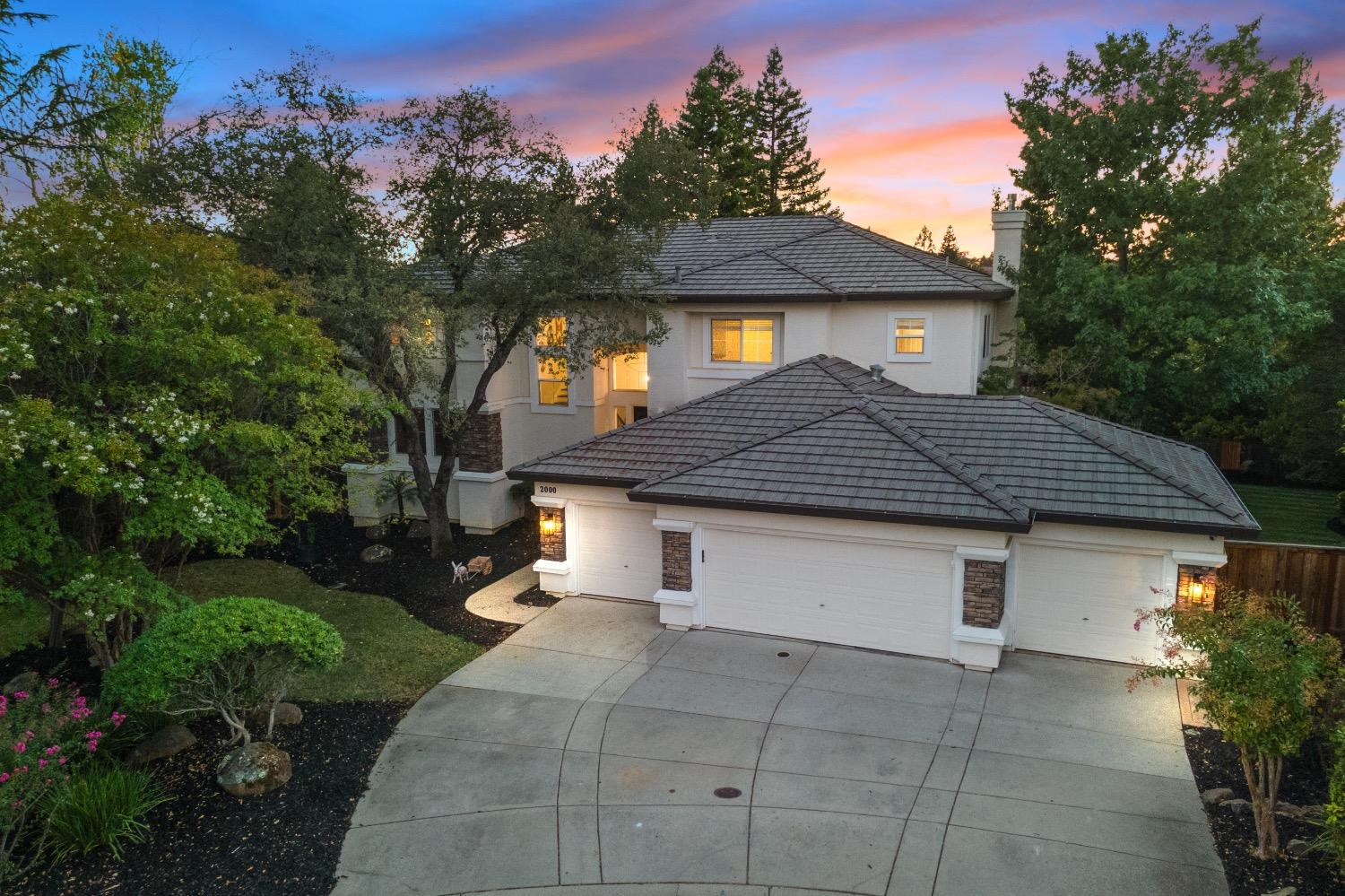 2000 Augustus Place