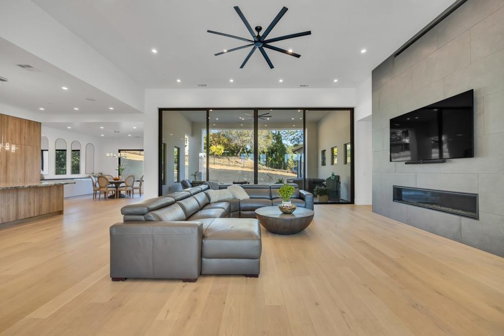 2523 Villanella Ct