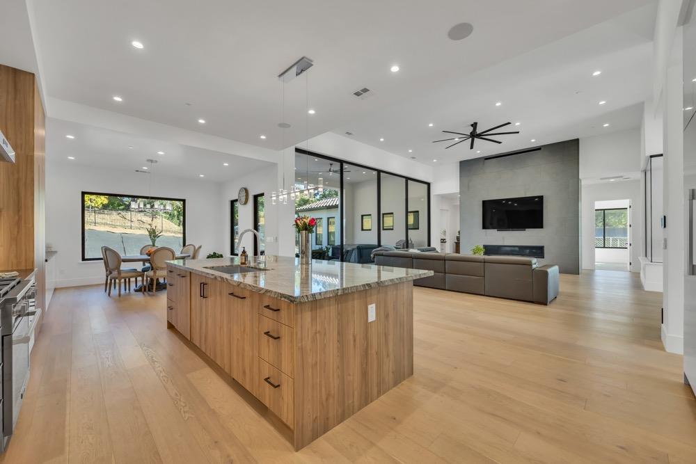 2523 Villanella Ct