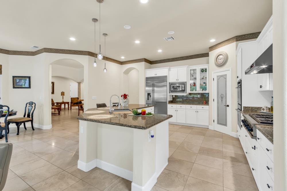 1086 Souza Drive