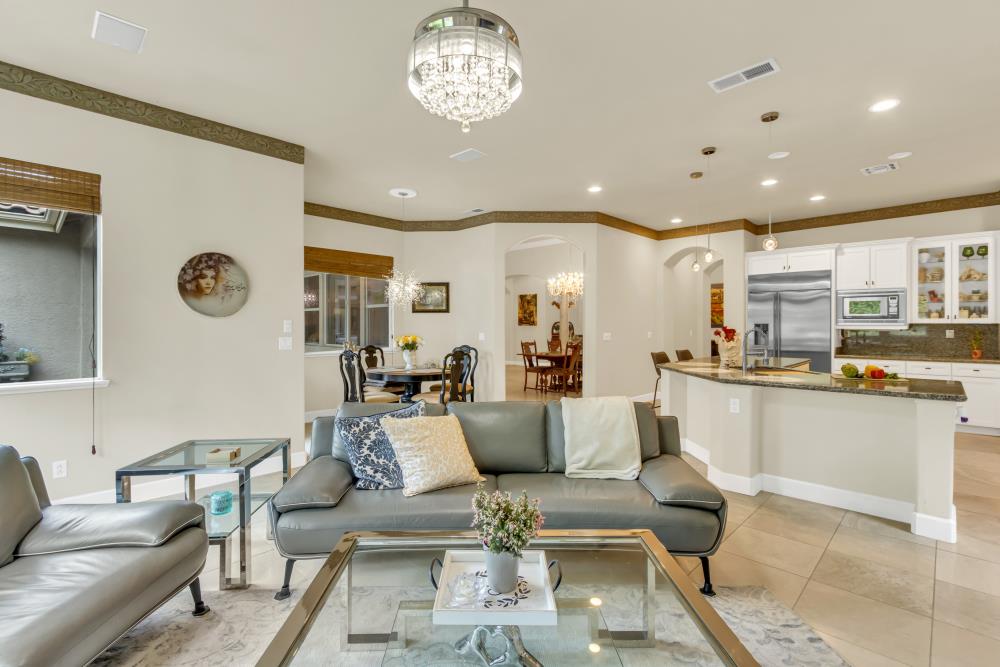1086 Souza Drive