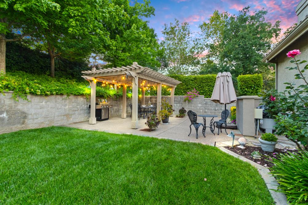 1086 Souza Drive