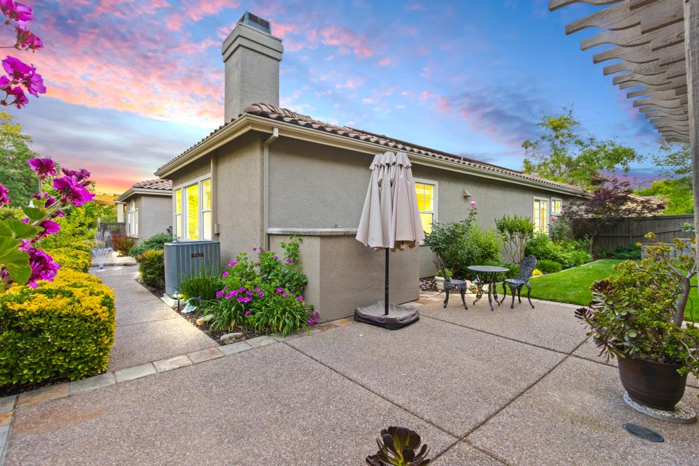 1086 Souza Drive