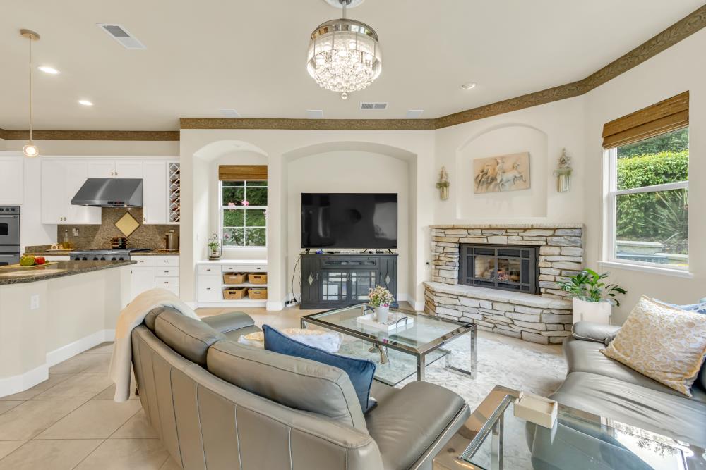 1086 Souza Drive