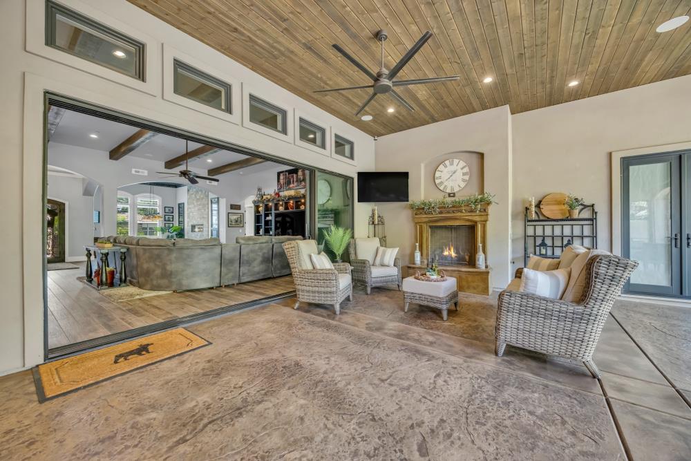 542 Ramos Drive
