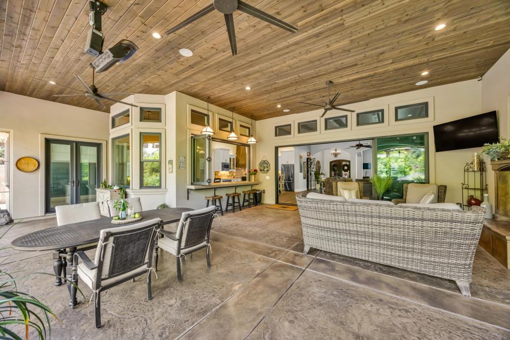 542 Ramos Drive