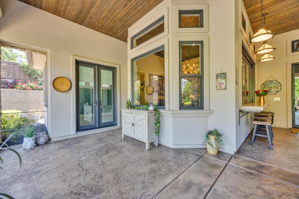 542 Ramos Drive