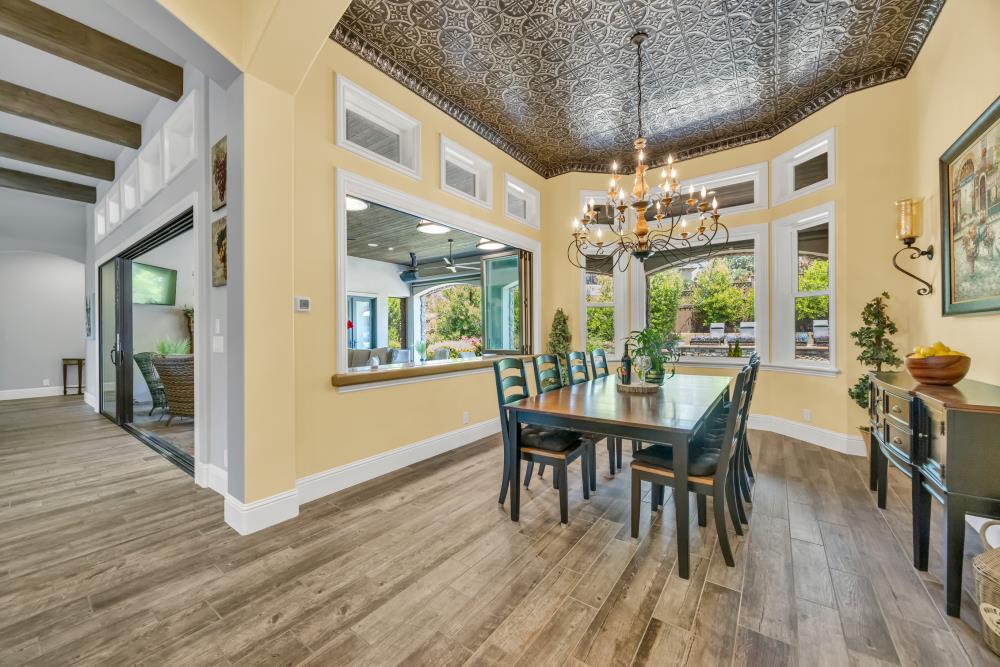 542 Ramos Drive