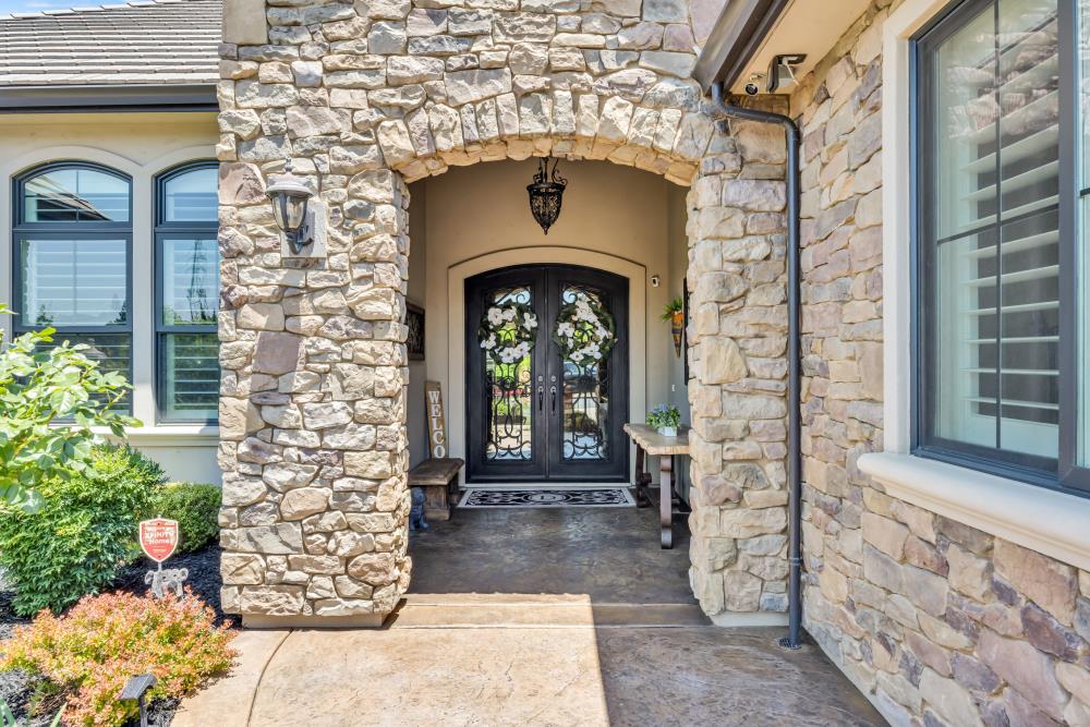 542 Ramos Drive