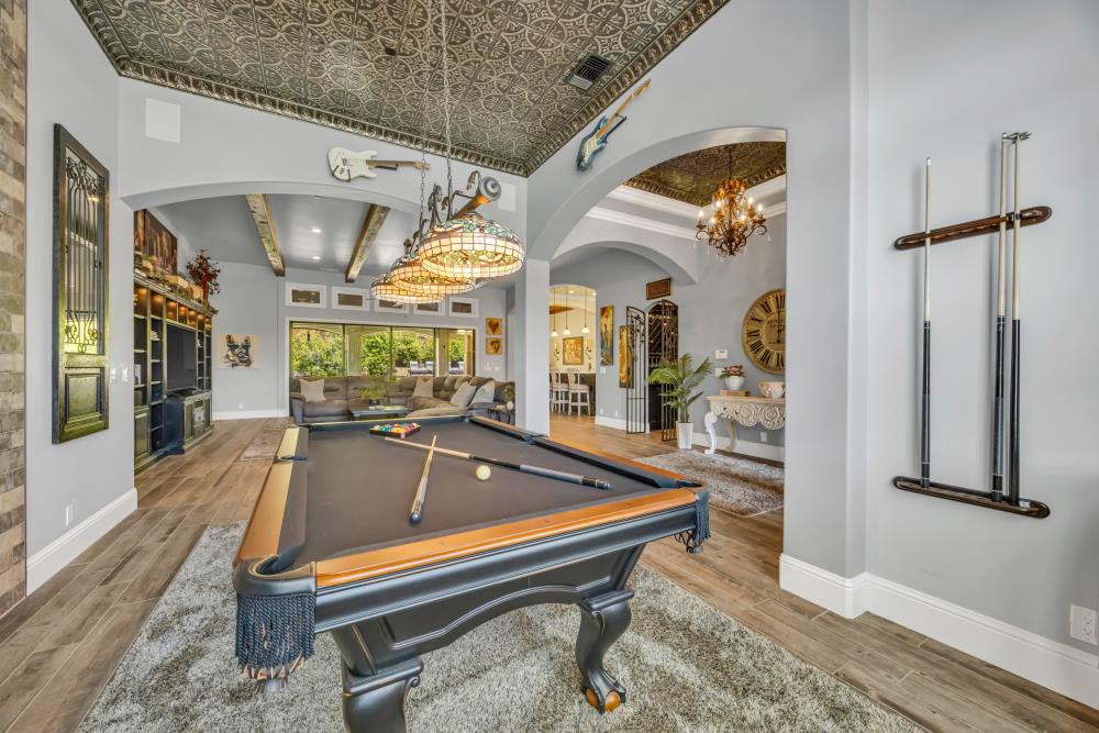 542 Ramos Drive