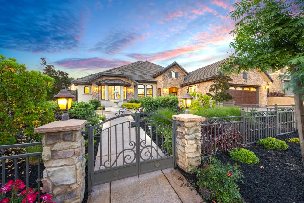 542 Ramos Drive