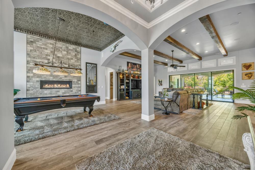 542 Ramos Drive
