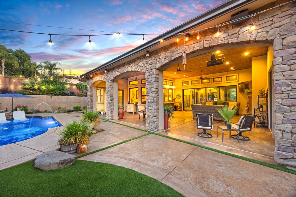 542 Ramos Drive
