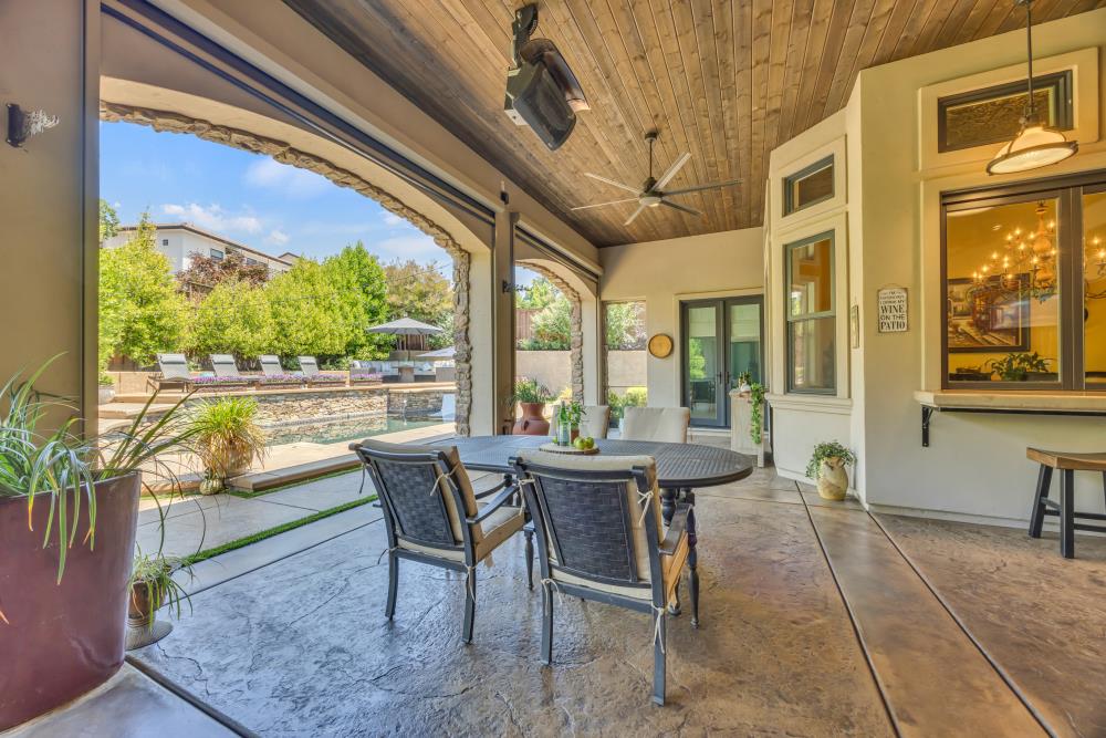 542 Ramos Drive