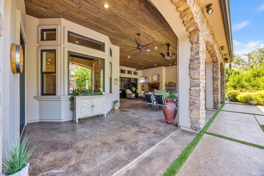 542 Ramos Drive