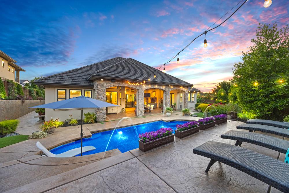 542 Ramos Drive