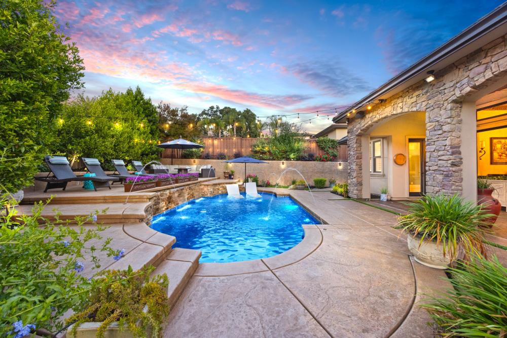 542 Ramos Drive