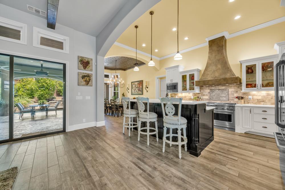542 Ramos Drive