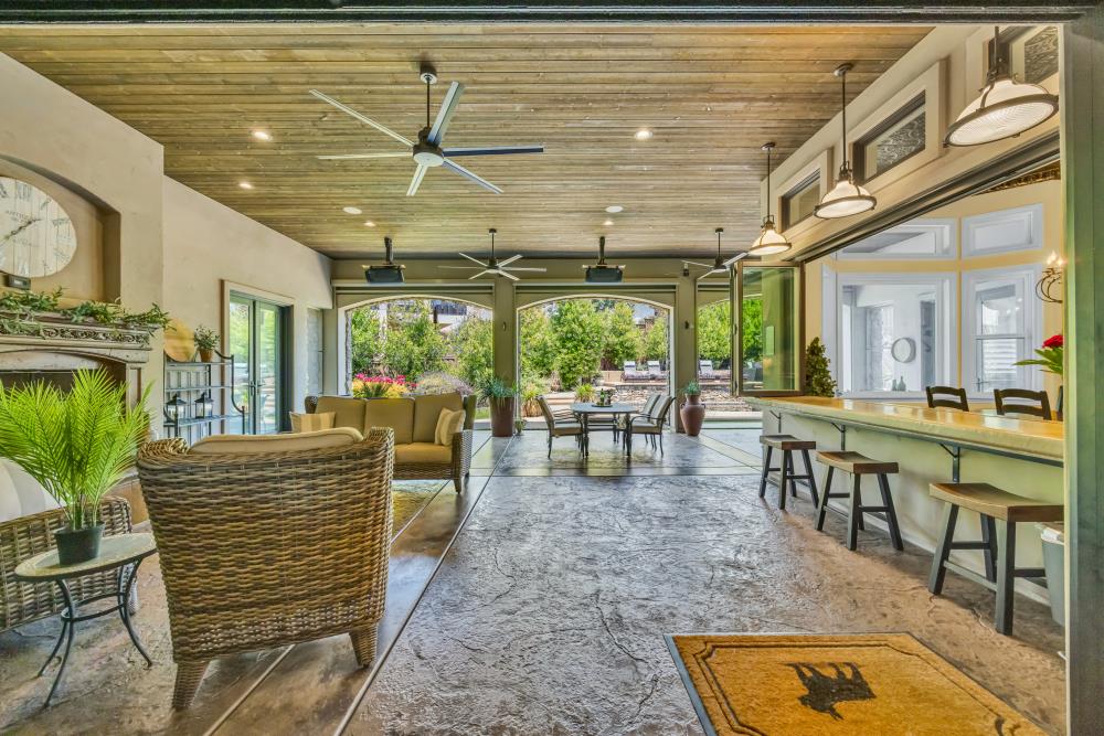 542 Ramos Drive
