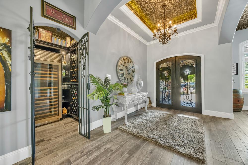 542 Ramos Drive