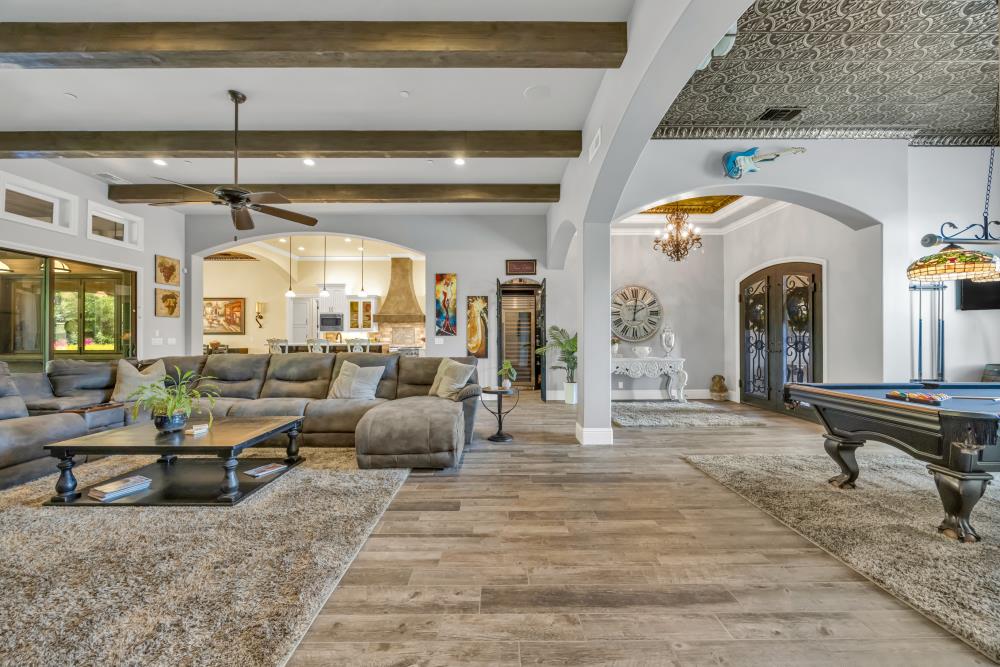 542 Ramos Drive