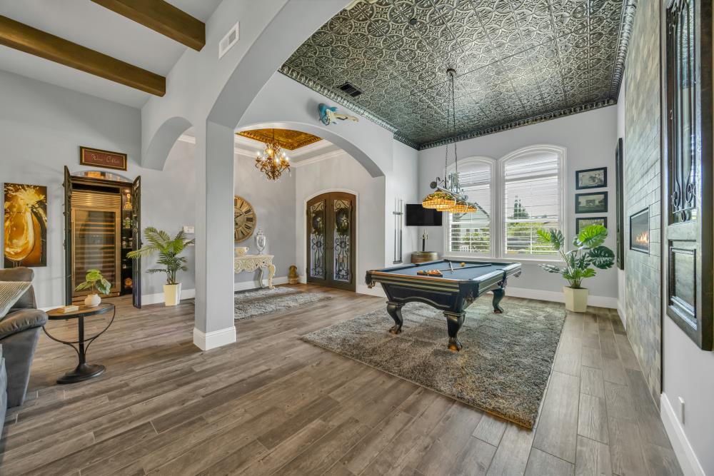 542 Ramos Drive