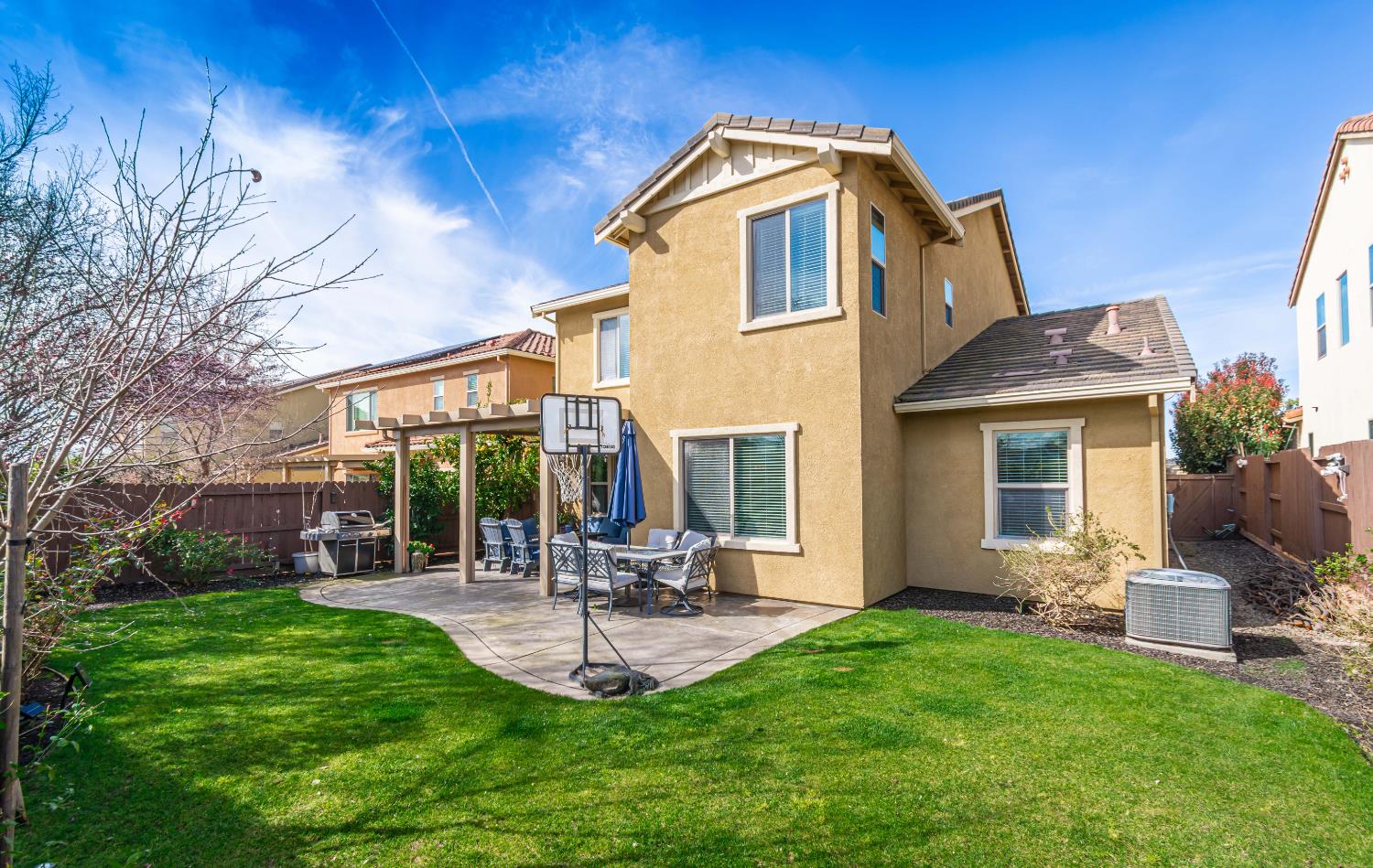 3672 Rosecrest
