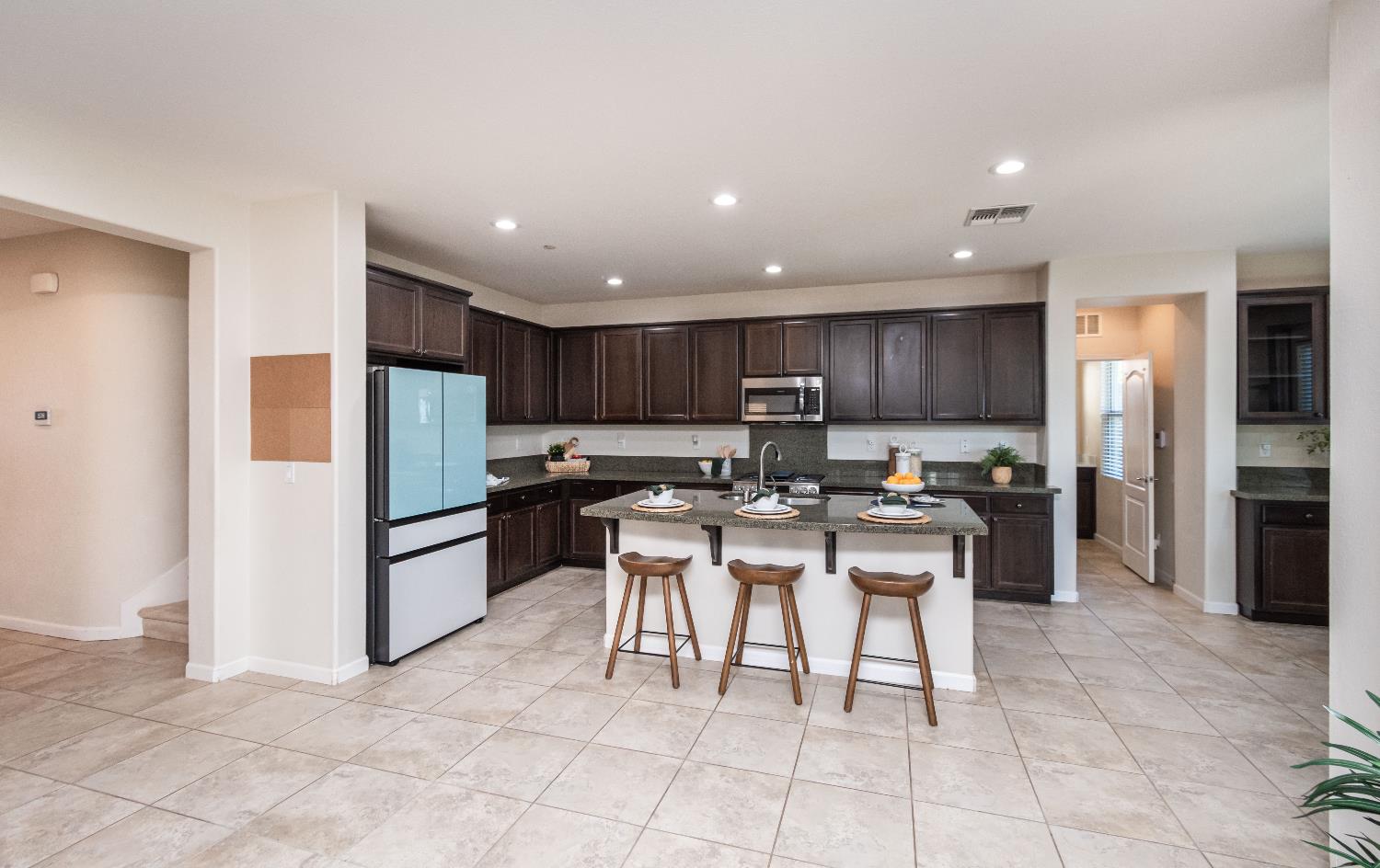 3672 Rosecrest