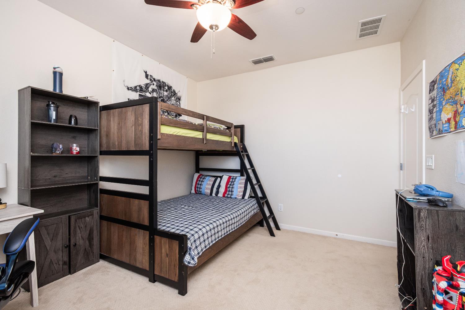 3672 Rosecrest