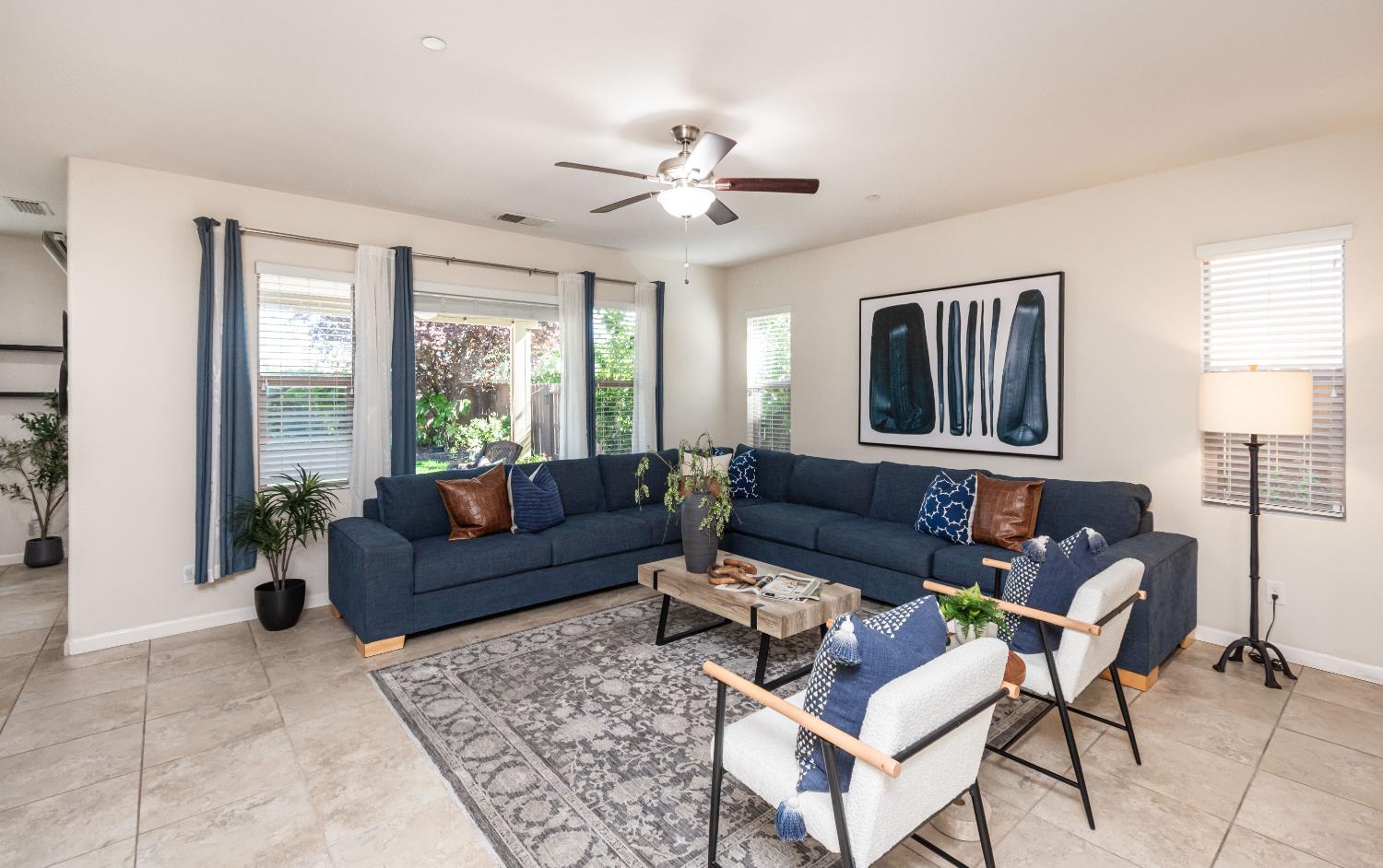 3672 Rosecrest